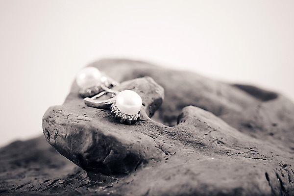 포토 JPG 해외이미지 모양 여자 목걸이 장신구 선물 사람없음 장식 빛 유행 금속 귀걸이 바위 흰색 반지 화려 고급 우아함 은색 보석 오브젝트 귀 핸드메이드 스타일 해외202004 해외포토 컬러 컨셉 재질 사람 신체부위 돌_바위 광석 파일형식 이미지허브