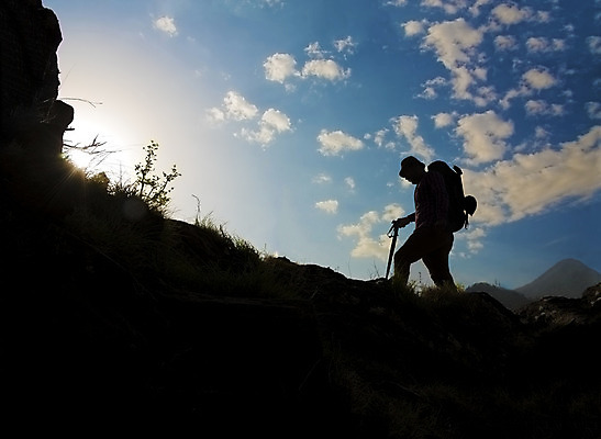 포토 JPG 해외이미지 구름 실루엣 여행 배낭 자연 하늘 성공 날씨 산 한명 사람 풍경 태양 걷기 일출 산책 등산 트래킹 하이킹 자유 탐험 막대기 정상 모험가 언덕 지역 오르막 백패커 산악가 울퉁불퉁 절정 하이커 혼자 히말라야 해외202004 해외포토 자연요소 1 컨셉 가방 모션 레저 휴식 촬영기법 노을 생태계 파일형식 산맥 이미지허브
