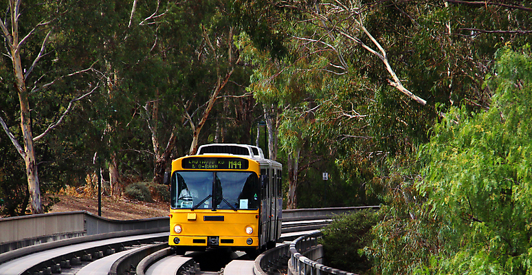 포토 JPG 해외이미지 나무 공원 여행 지도 곡선 교통시설 버스 숙이기 풍경 사람없음 노란색 운전사 호주 속도 시스템 일반 선로 유칼립투스 콘크리트 해외202004 해외포토 식물 직업 공공시설 선 육상교통 컬러 포즈 교통 대중교통 오세아니아 시설 파일형식 이미지허브