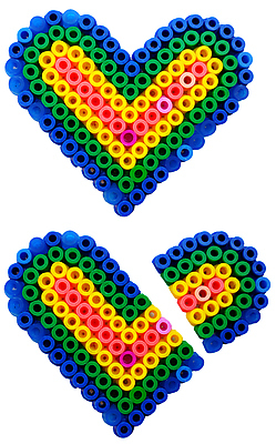 포토 JPG 해외이미지 사랑 사람없음 장난감 원형 고립 깨짐 실린더 시리즈 해외202004 해외포토 도형 감정 컨셉 파일형식 이미지허브