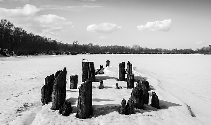 포토 JPG 해외이미지 나무 겨울 하늘 사람없음 목재 강 얼음 추위 발자국 서리 추적 옛날 수평선 해외202004 해외포토 자연요소 식물 계절 재료 자국 모션 파일형식 이미지허브