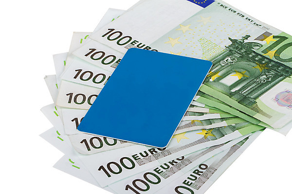 포토 JPG 해외이미지 유럽 종이 지폐 돈 비즈니스 사람없음 초록색 금융 경제 거래 유로 성장 절약 신용카드 재산 도박 구매 투자 결제 소매 온라인 흙더미 계산서 고립 수입 예산 해외202004 해외포토 나라 컬러 컨셉 쇼핑 흙 파일형식 더미 이미지허브