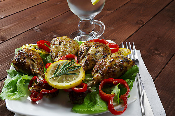 포토 JPG 해외이미지 음료 음식 백그라운드 조류 뼈 육류 요리 사람없음 갈색 식사 저녁식사 치킨 샐러드 튀김 황금 맛 그릴 바비큐 굽기 먹기 레몬 피부 향신료 묘사 오브젝트 속도 싱글 매움 슛 칼로리 후추 로즈메리 훈제 드럼스틱 해로움 해외202004 해외포토 동물 컬러 컨셉 과일 식재료 모션 주방용품 신체부위 구이 허브 닭고기요리 향미료 파일형식 이미지허브