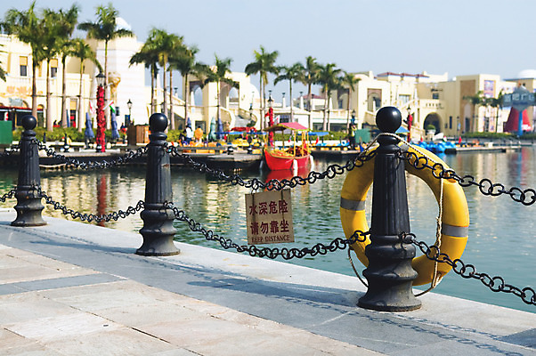 포토 JPG 해외이미지 길 호수 선 바다 건축양식 안전 사람없음 건물 물 울타리 평화 항구 침묵 고요 장비 긴급 연못 반지 만 도움 보행로 구출 강가 당구 보안 운하 부표 구명용품 철책 해외202004 해외포토 자연요소 건축물 건축 컨셉 장신구 교통시설 담장 강 구기 소리 안전장비 파일형식 이미지허브