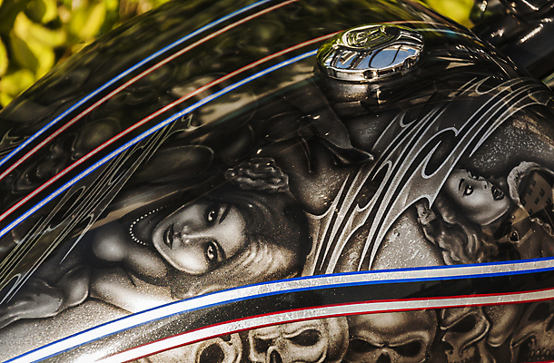 포토 JPG 해외이미지 여자 문화 백그라운드 사람없음 컬러풀 자전거 오토바이 그래피티 모터 라이더 해외202004 해외포토 컬러 사람 바이크 낙서 그림 파일형식 이미지허브