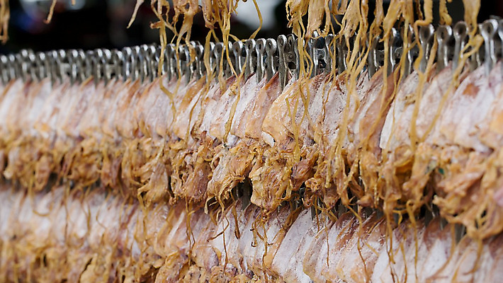 포토 JPG 해외이미지 전통 라이프스타일 접시 남자 문화 음식 바다 태국 거리 건조 건강 육류 어류 동양인 사람없음 일본 식사 카트 신선 도시 양념 그릴 오솔길 바비큐 굽기 먹기 레몬 해산물 오브젝트 오징어 방콕 심플 지역 단백질 무인 줄서기 해외202004 해외포토 식기 아시아 길 과일 식재료 모션 주방용품 연체동물 사람 인종 생활 수중동물 구이 영양소 파일형식 이미지허브