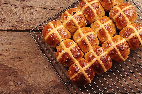 포토 JPG 해외이미지 음식 사람없음 식사 선택 달콤 아침식사 두루마리 굽기 먹기 롤 건포도 번 해외202004 해외포토 빵 컨셉 모션 포도 맛 구이 건과일 파일형식 이미지허브