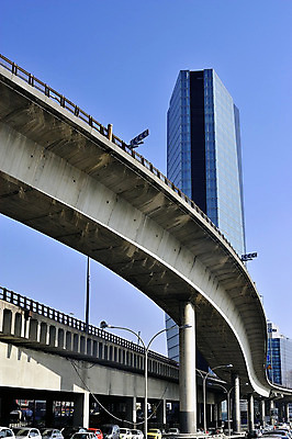 포토 JPG 해외이미지 도로 비즈니스 건축양식 유리 사람없음 건물 사무실 고층빌딩 프랑스 도시 지중해 속도 지역 남쪽 프랑스어 방법 콘크리트 해외202004 해외포토 문자 건축물 건축 유럽 길 바다 교통시설 재질 빌딩 방향 파일형식 이미지허브