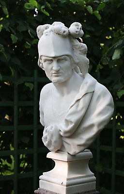 포토 JPG 해외이미지 남자 문화 얼굴 조각 미술 사람 사람없음 세로 조각상 이탈리아 흰색 클래식 헬멧 로마 싱글 전쟁 과거 대리석 신화 전사 그리스인 로마인 스타일 해외202004 해외포토 서양인 유럽 컬러 컨셉 재료 문화예술 인종 신체부위 조형물 보호장비 파일형식 이미지허브