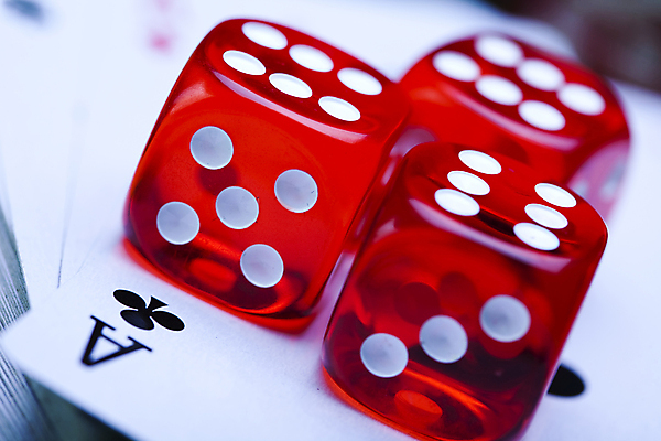 포토 JPG 해외이미지 실내 근접촬영 사람없음 트럼프 도박 카지노 주사위 겜블 해외202004 해외포토 뷰포인트 내부 놀이용품 파일형식 이미지허브