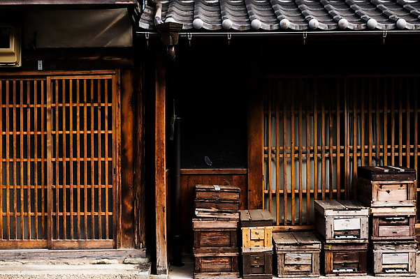 포토 JPG 주간 기와 사람없음 야외 일본 나무상자 일본건축 적재 일본가옥 국내포토 자연요소 아시아 상자 동양건축 일본전통 파일형식