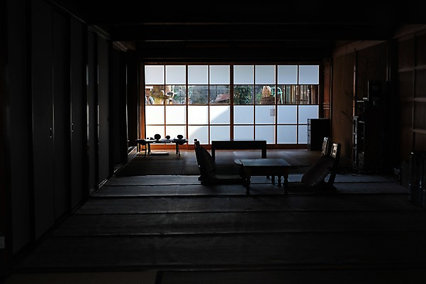 포토 JPG 주간 일본문화 탁자 실내 방석 사람없음 일본 방문 다다미 다다미방 일본가옥 국내포토 자연요소 동양문화 아시아 외국문화 가구 내부 일본전통 파일형식