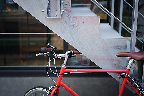 포토 JPG 주간 사람없음 야외 계단 자전거 자전거주차 국내포토 자연요소 바이크 주차 파일형식