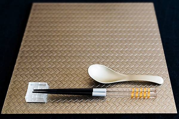 포토 JPG 젓가락 사람없음 숟가락 오브젝트 젓가락받침대 테이블매트 국내포토 수저 식탁보 수저받침대 파일형식