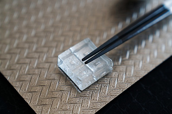 포토 JPG 젓가락 근접촬영 사람없음 아웃포커스 오브젝트 젓가락받침대 국내포토 뷰포인트 촬영기법 수저 수저받침대 파일형식