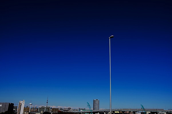 포토 JPG 주간 가로등 하늘 풍경 빌딩 사람없음 야외 도시 도쿄 국내포토 자연요소 공공시설 건물 일본 파일형식