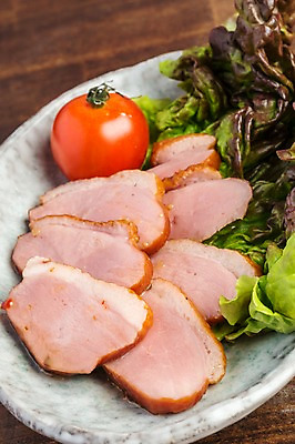 포토 JPG 접시 음식 방울토마토 육류 근접촬영 사람없음 상추 오리고기 국내포토 식기 뷰포인트 토마토 채소 식재료 오리 파일형식