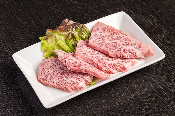 포토 JPG 접시 음식 식재료 생고기 육류 사람없음 소고기 상추 국내포토 식기 채소 파일형식