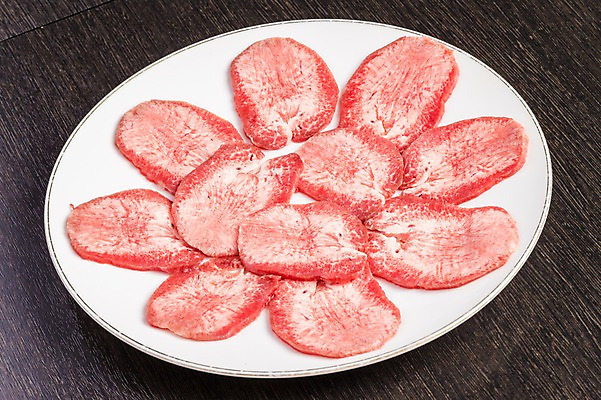 포토 JPG 접시 음식 식재료 생고기 육류 사람없음 소혀 국내포토 식기 파일형식