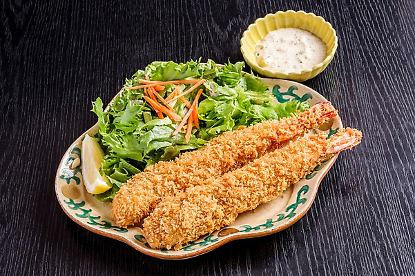 포토 JPG 접시 음식 새우 사람없음 당근 샐러드 소스 레몬 종지 새우튀김 새우요리 일본음식 국내포토 그릇 식기 과일 뿌리채소 갑각류 튀김 양념 파일형식