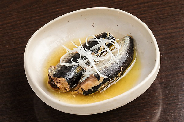 포토 JPG 접시 음식 양파 사람없음 생선요리 꽁치 꽁치조림 생선조림 일본음식 국내포토 식기 채소 어류 조림 파일형식