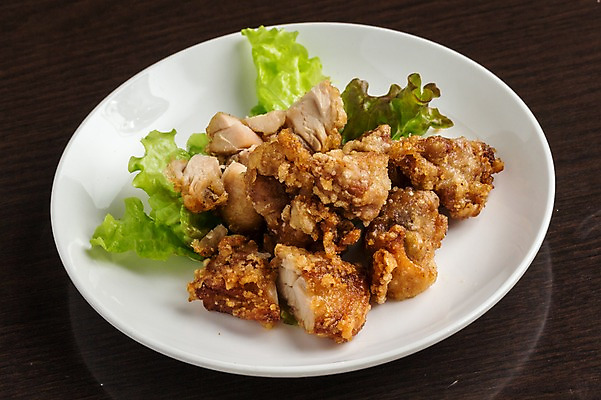 포토 JPG 접시 음식 사람없음 치킨 닭고기 상추 일본음식 국내포토 식기 채소 육류 닭고기요리 파일형식