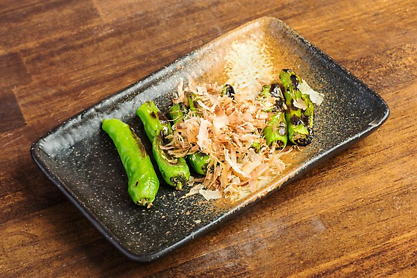 포토 JPG 접시 음식 고추 사람없음 구이 가츠오부시 일본음식 국내포토 식기 채소 식재료 파일형식