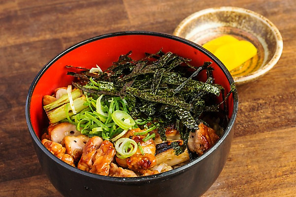 포토 JPG 그릇 접시 음식 육류 사람없음 김 단무지 파 돈부리 일본음식 국내포토 식기 채소 식재료 해조류 파일형식