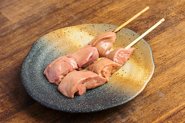 포토 JPG 접시 음식 생고기 육류 사람없음 꼬치 꼬치구이 국내포토 식기 식재료 구이 파일형식