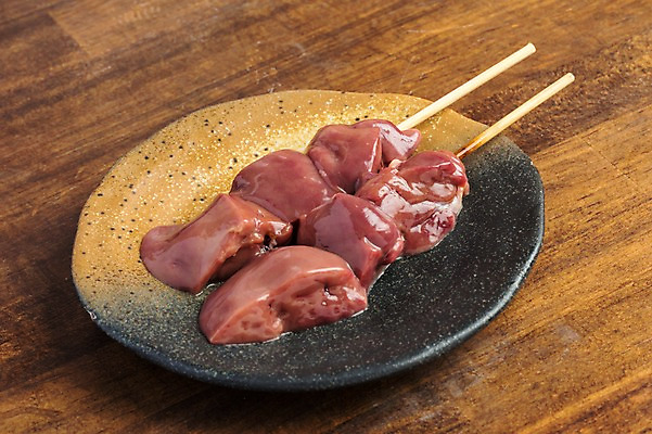 포토 JPG 접시 음식 생고기 육류 사람없음 꼬치 꼬치구이 국내포토 식기 식재료 구이 파일형식