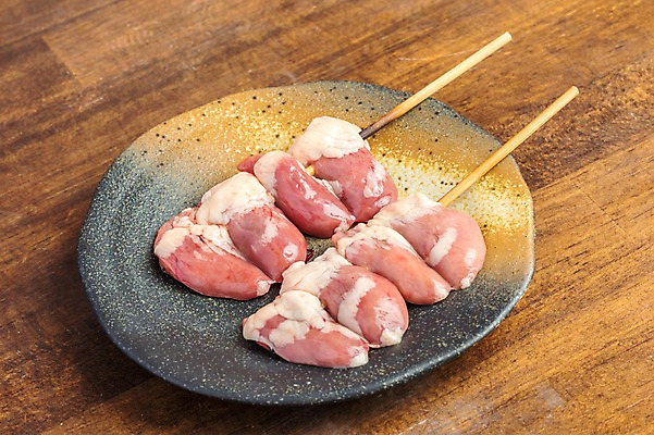 포토 JPG 접시 음식 생고기 육류 사람없음 꼬치 꼬치구이 국내포토 식기 식재료 구이 파일형식