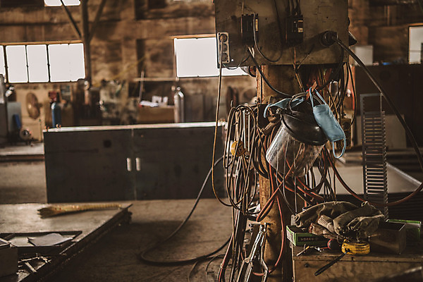 포토 JPG 공장 실내 마스크 사람없음 아웃포커스 기계 전선 산업현장 용접마스크 국내포토 산업 공업 촬영기법 내부 파일형식