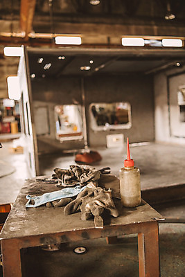 포토 JPG 장갑 공장 실내 마스크 사람없음 아웃포커스 기계 산업현장 목장갑 국내포토 잡화 산업 공업 촬영기법 내부 파일형식