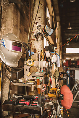 포토 JPG 공장 실내 줄자 마스크 사람없음 아웃포커스 기계 공구 날 산업현장 방진마스크 국내포토 산업 공업 촬영기법 자 내부 도구 파일형식