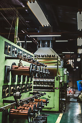 포토 JPG 선 공장 실내 사람없음 아웃포커스 기계 제조 철 산업현장 동 국내포토 산업 공업 촬영기법 내부 파일형식