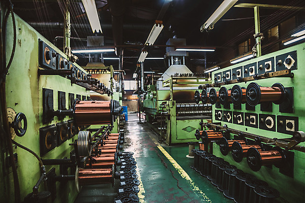 포토 JPG 선 공장 실내 사람없음 아웃포커스 기계 제조 철 산업현장 동 국내포토 산업 공업 촬영기법 내부 파일형식