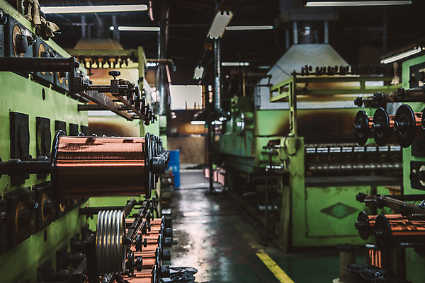 포토 JPG 선 공장 실내 사람없음 아웃포커스 기계 제조 철 산업현장 동 국내포토 산업 공업 촬영기법 내부 파일형식