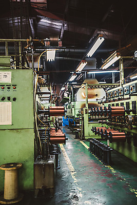 포토 JPG 선 공장 실내 사람없음 아웃포커스 기계 제조 철 산업현장 동 국내포토 산업 공업 촬영기법 내부 파일형식