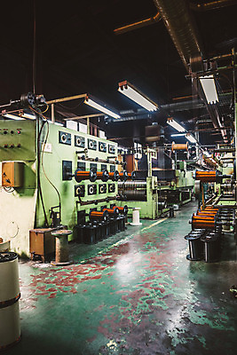 포토 JPG 선 공장 실내 사람없음 아웃포커스 기계 제조 철 산업현장 동 국내포토 산업 공업 촬영기법 내부 파일형식