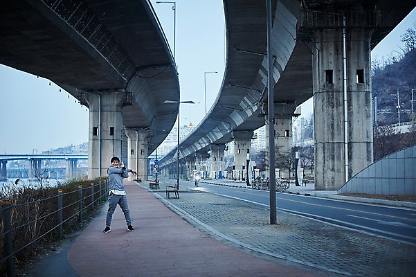 포토 JPG 주간 전신 남자 40대 중년 한명 야외 앞모습 운동복 운동 스트레칭 한국인 중년남자한명만 국내포토 자연요소 1 옷 뷰포인트 건강 사람 동양인 성인 남자한명만 중년남자만 파일형식