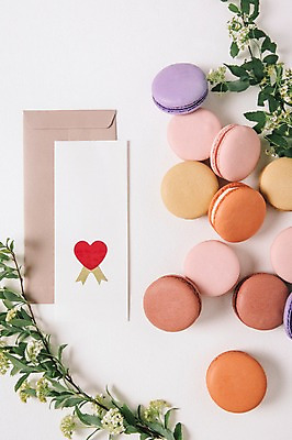 포토 JPG 꽃 결혼 백그라운드 사람없음 공백 하트 오브젝트 결혼소품 마카롱 카피스페이스 국내포토 모양 식물 디저트 이벤트 파일형식