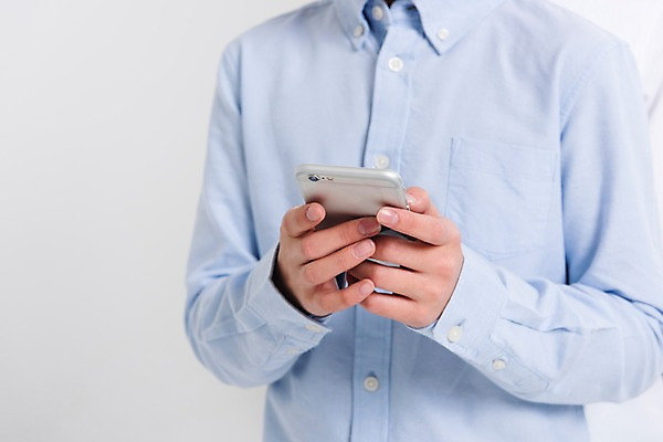 포토 JPG 스튜디오촬영 학생 남자 남학생 중학생 청소년 실내 한명 서기 들기 상반신 앞모습 신체부위 10대 캐주얼 스마트폰 십대라이프스타일 한국인 십대남자한명만 남중생 국내포토 1 라이프스타일 옷 뷰포인트 모션 사람 동양인 내부 핸드폰 스마트기기 남자한명만 십대남자만 파일형식