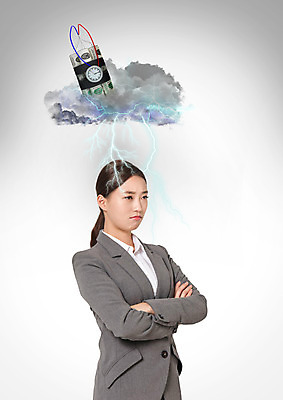 PSD 구름 편집 편집이미지 여자 지폐 한명 상반신 20대 성인 금융 팔짱 한국인 비즈니스우먼 번개 다이너마이트 시무룩 성인여자한명만 이미지편집 자연요소 1 돈 비즈니스 모션 날씨 표정 사람 동양인 청년 경제 직장인 폭탄 여자한명만 성인여자만 파일형식