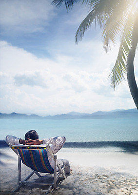 PSD 서양인 구름 편집 편집이미지 남자 40대 여행 하늘 휴식 한명 성인 해변 뒷모습 여름휴가 바캉스 야자수 눕기 선베드 중년남자한명만 이미지편집 자연요소 외국인 나무 1 바다 뷰포인트 중년 컨셉 의자 모션 휴가 사람 남자한명만 중년남자만 파일형식 여름_계절