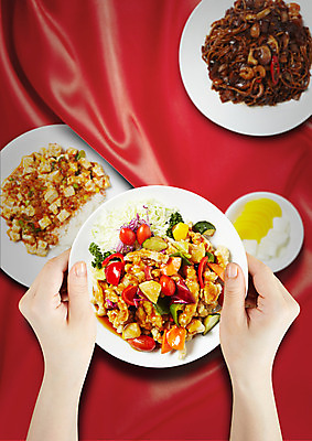 PSD 편집 편집이미지 접시 손 음식 양파 한명 들기 신체부위 중식 양손 단무지 탕수육 마파두부 마파두부밥 쟁반짜장 이미지편집 1 식기 채소 모션 밥 사람 파일형식