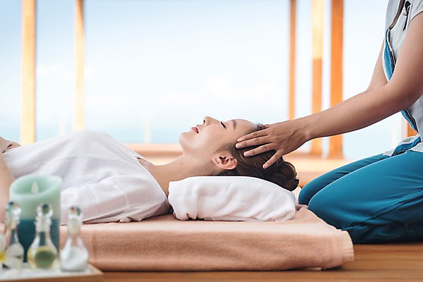 포토 JPG 주간 여자 해외여행 여행 파타야 태국 휴가 휴식 상반신 20대 성인 야외 두명 옆모습 눕기 눈감음 한국인 매트 마사지 정자 성인여자만 국내포토 자연요소 해외 건축물 아시아 뷰포인트 컨셉 모션 사람 동양인 청년 여자만 성인만 파일형식