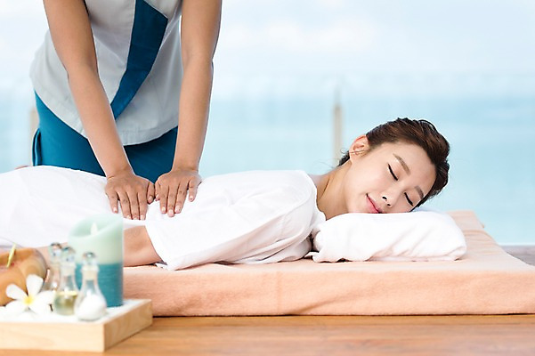 포토 JPG 주간 여자 엎드리기 해외여행 여행 파타야 태국 휴가 휴식 미소 상반신 20대 성인 야외 두명 옆모습 아웃포커스 신체부위 눈감음 한국인 매트 마사지 정자 아로마 팔 성인여자만 국내포토 자연요소 해외 건축물 아시아 뷰포인트 컨셉 모션 촬영기법 표정 사람 동양인 청년 여자만 성인만 파일형식