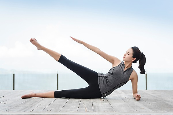 포토 JPG 주간 전신 우먼라이프 응시 여자 여유 바다 해외여행 여행 요가 파타야 태국 휴가 건강 한명 미소 20대 성인 야외 옆모습 운동복 운동 한국인 싱글라이프 성인여자한명만 국내포토 자연요소 1 해외 라이프스타일 웰빙 시선 옷 감정 아시아 뷰포인트 표정 사람 동양인 청년 여자한명만 성인여자만 파일형식