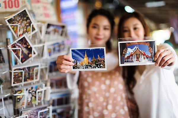 포토 JPG 여자 해외여행 여행 파타야 태국 휴가 실내 서기 들기 상반신 20대 성인 두명 앞모습 아웃포커스 친구 쇼핑 우정 한국인 기념품 기념사진 성인여자만 국내포토 해외 아시아 뷰포인트 관계 모션 촬영기법 사람 동양인 청년 내부 오브젝트 여자만 성인만 파일형식