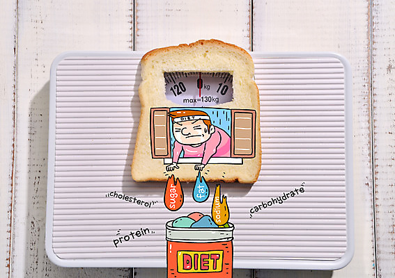 편집이미지 남자 다이어트 포토일러 건강 한명 성인 운동 건강관리 몸무게 설탕 비만 식빵 체중계 체지방 힘듦 이미지편집 AI파일 1 빵 컨셉 관리 사람 지방_기름 몸매 파일형식 벡터